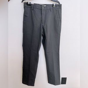 Dockers NWT Gray Slim Tapered Signature Khaki pants size W32 L32
